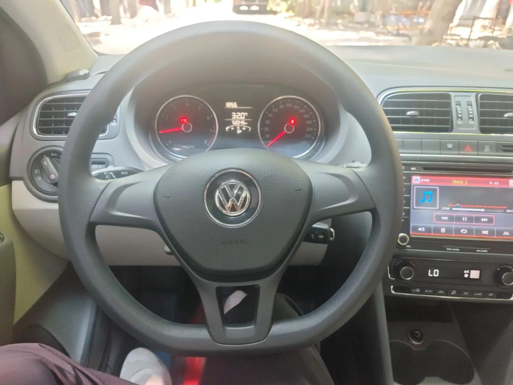 Volkswagen Polo 2014 1.4L Manual Comfort Edition — миниатюра 18