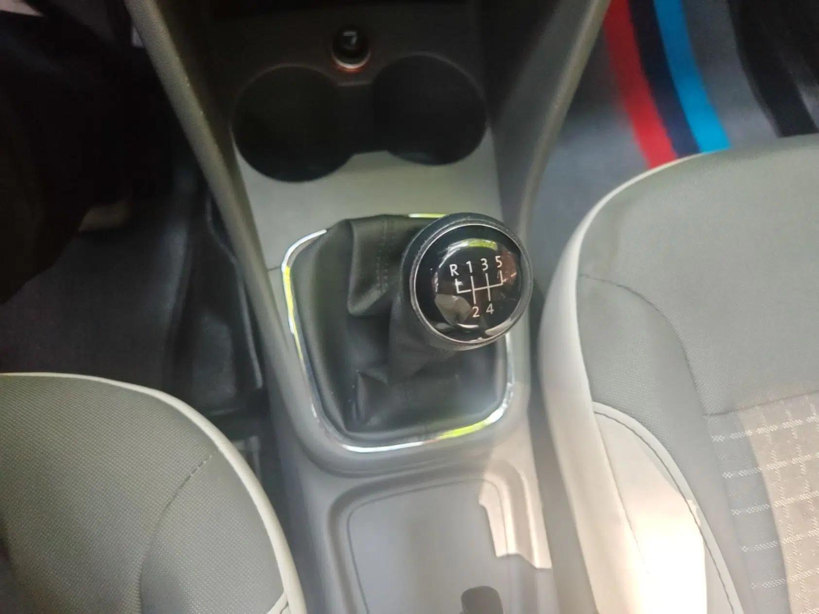 Volkswagen Polo 2014 1.4L Manual Comfort Edition — миниатюра 21