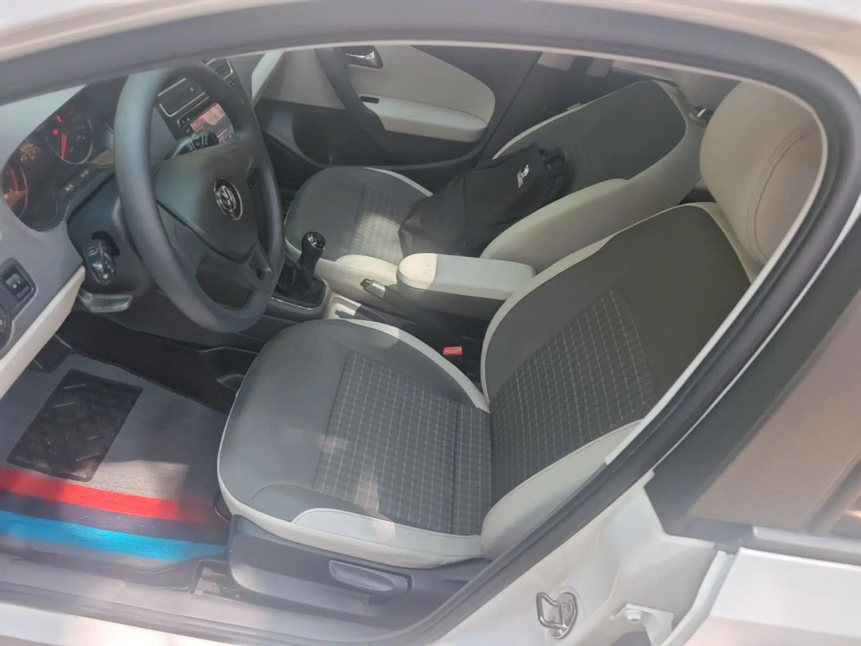 Volkswagen Polo 2014 1.4L Manual Comfort Edition — миниатюра 22