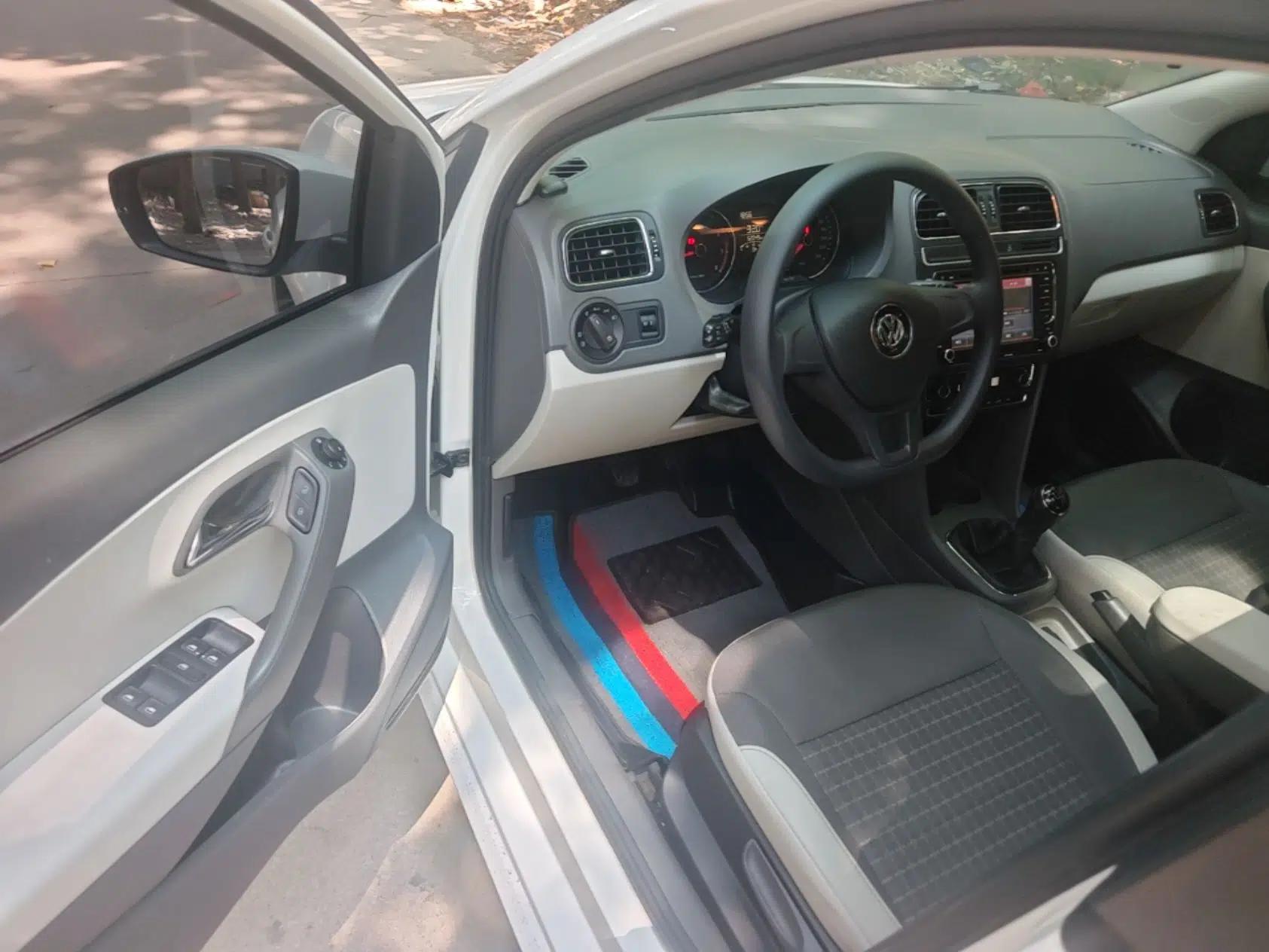Volkswagen Polo 2014 1.4L Manual Comfort Edition — миниатюра 23