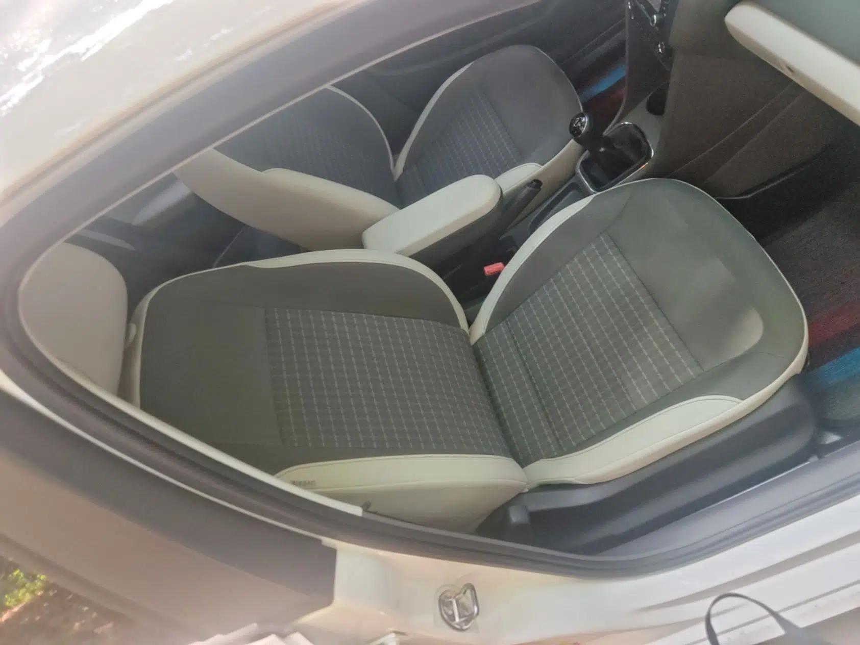 Volkswagen Polo 2014 1.4L Manual Comfort Edition — миниатюра 24