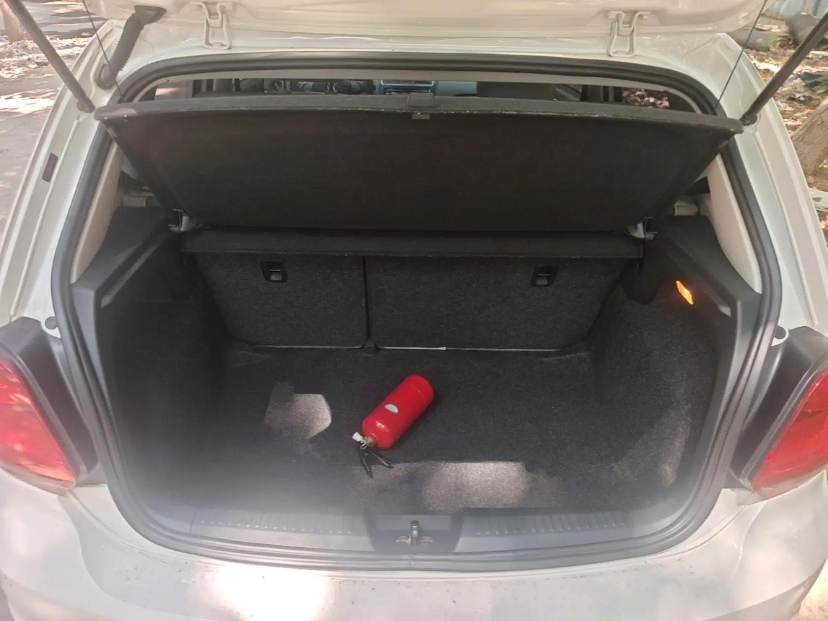 Volkswagen Polo 2014 1.4L Manual Comfort Edition — миниатюра 27