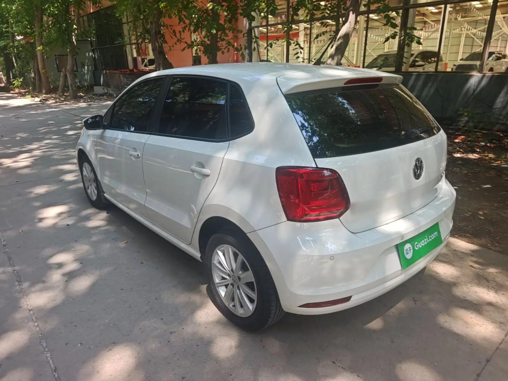 Volkswagen Polo 2014 1.4L Manual Comfort Edition — миниатюра 4
