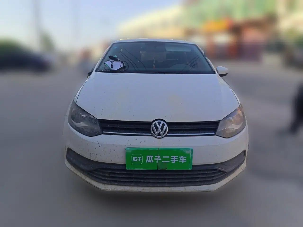 Volkswagen Polo 2016 1.4L Manual Fashion Model — миниатюра 2