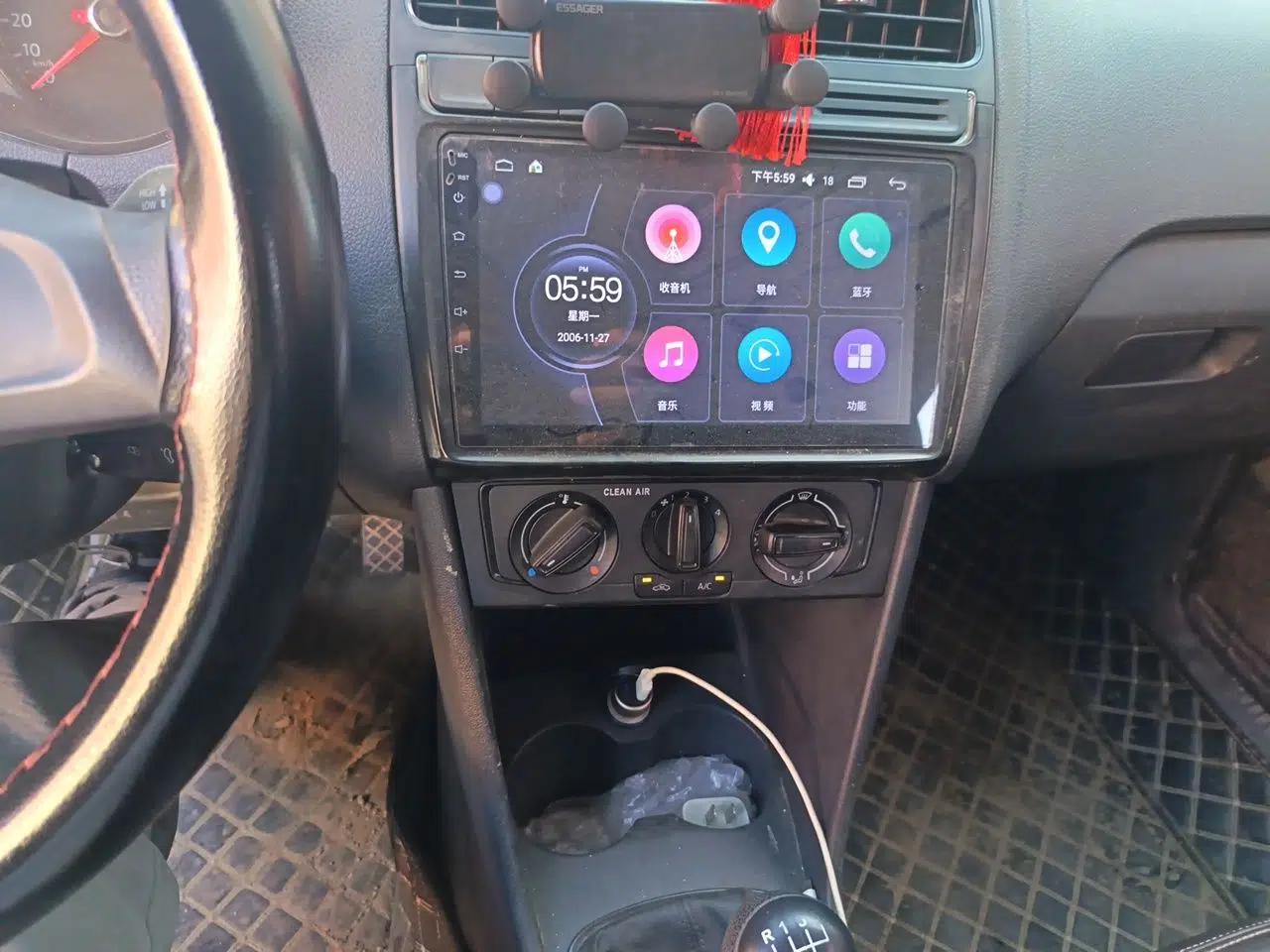 Volkswagen Polo 2016 1.4L Manual Fashion Model — миниатюра 13