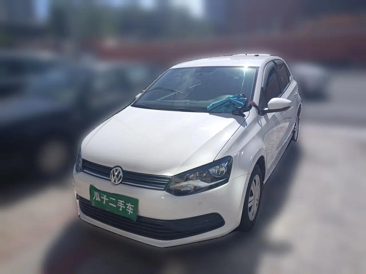Volkswagen Polo 2016 1.4L Automatic Trendy Model — миниатюра 1