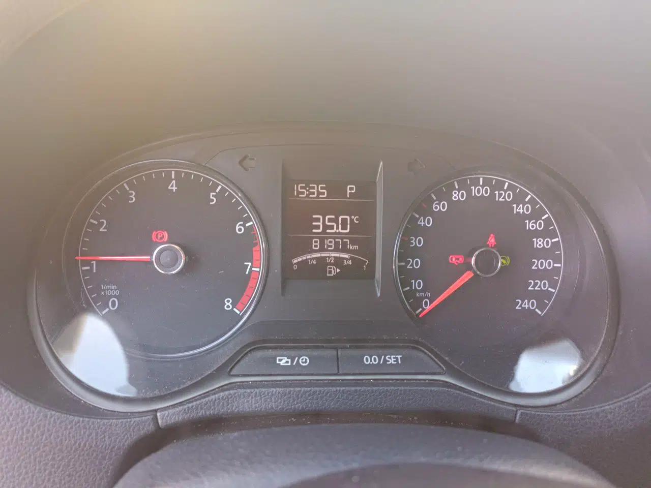 Volkswagen Polo 2016 1.4L Automatic Trendy Model — миниатюра 11