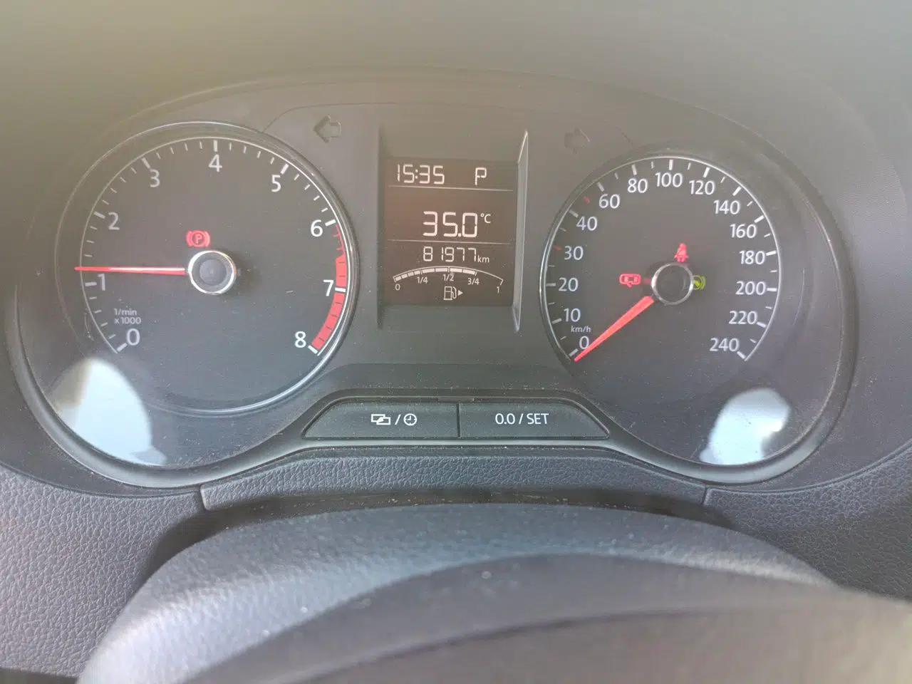 Volkswagen Polo 2016 1.4L Automatic Trendy Model — миниатюра 12
