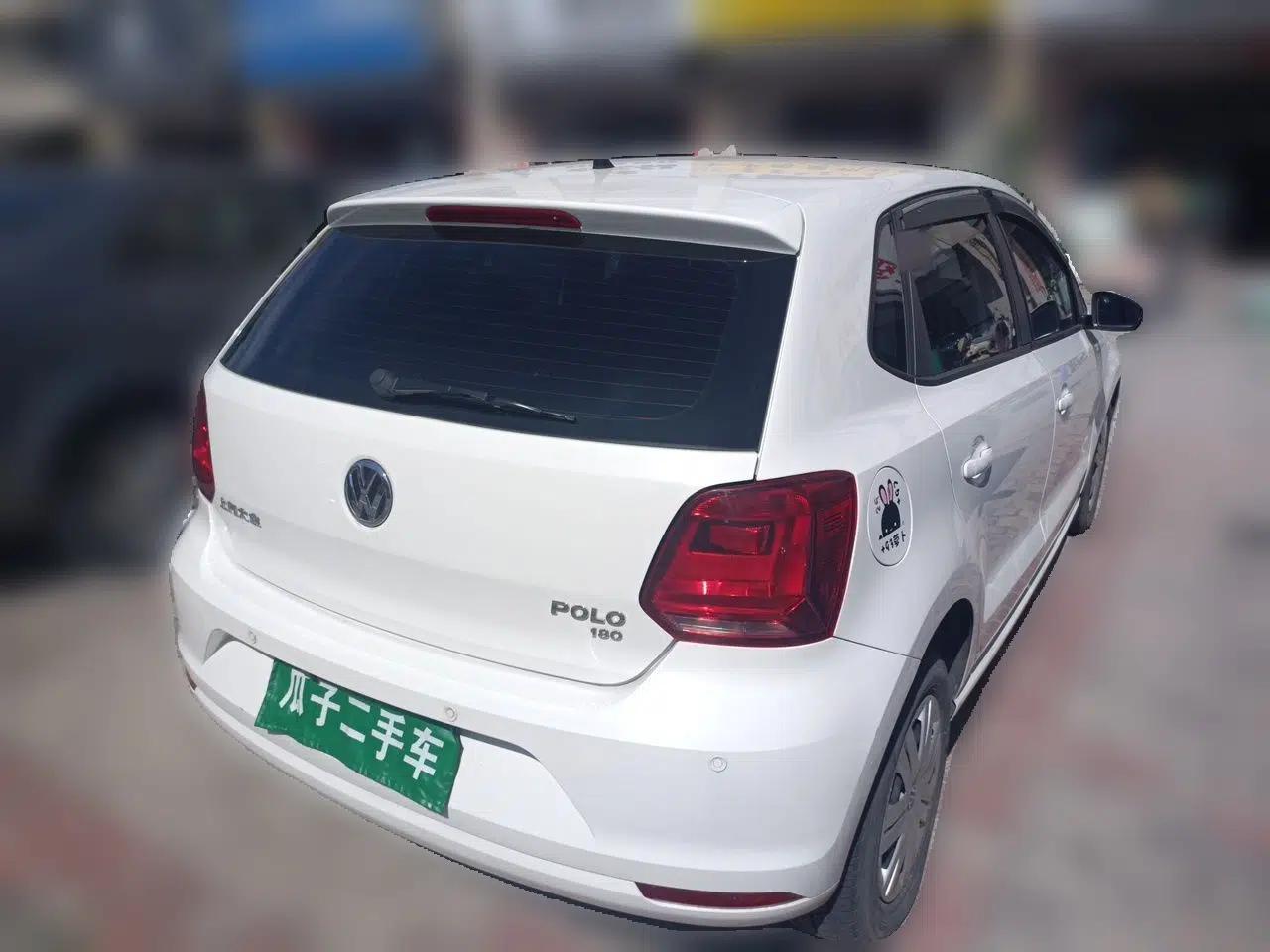 Volkswagen Polo 2016 1.4L Automatic Trendy Model — миниатюра 6