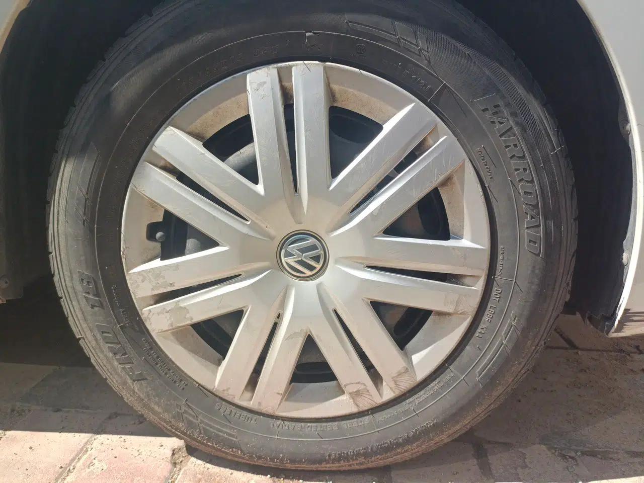 Volkswagen Polo 2016 1.4L Automatic Trendy Model — миниатюра 8