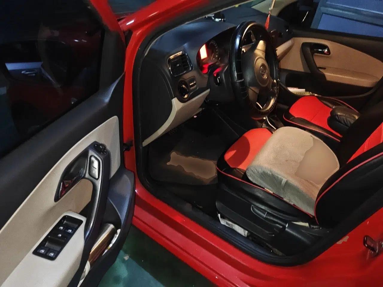 Volkswagen Polo 2013 1.6L Automatic Comfort Edition — миниатюра 16