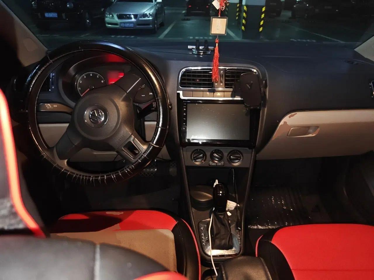 Volkswagen Polo 2013 1.6L Automatic Comfort Edition — миниатюра 9