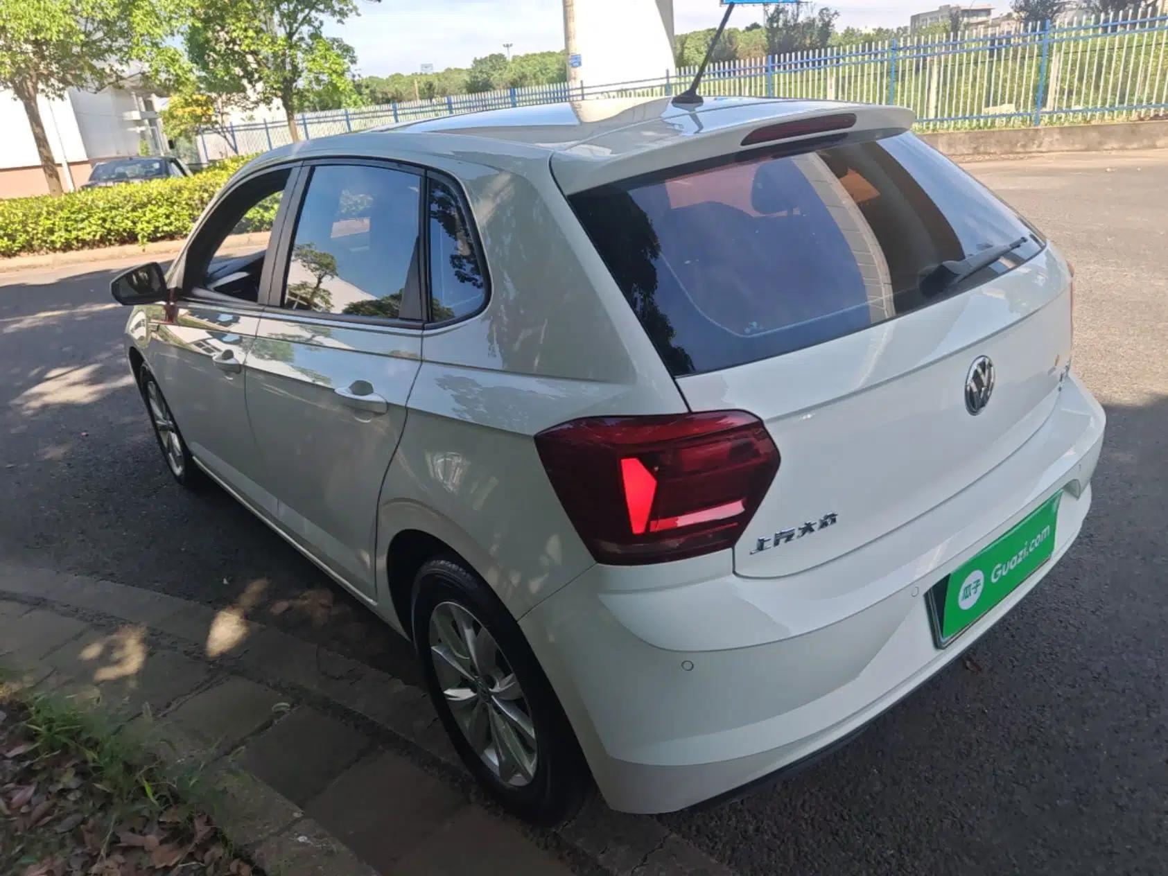 Volkswagen Polo 2019 Plus 1.5L Automatic Colorful Technology Edition — миниатюра 13