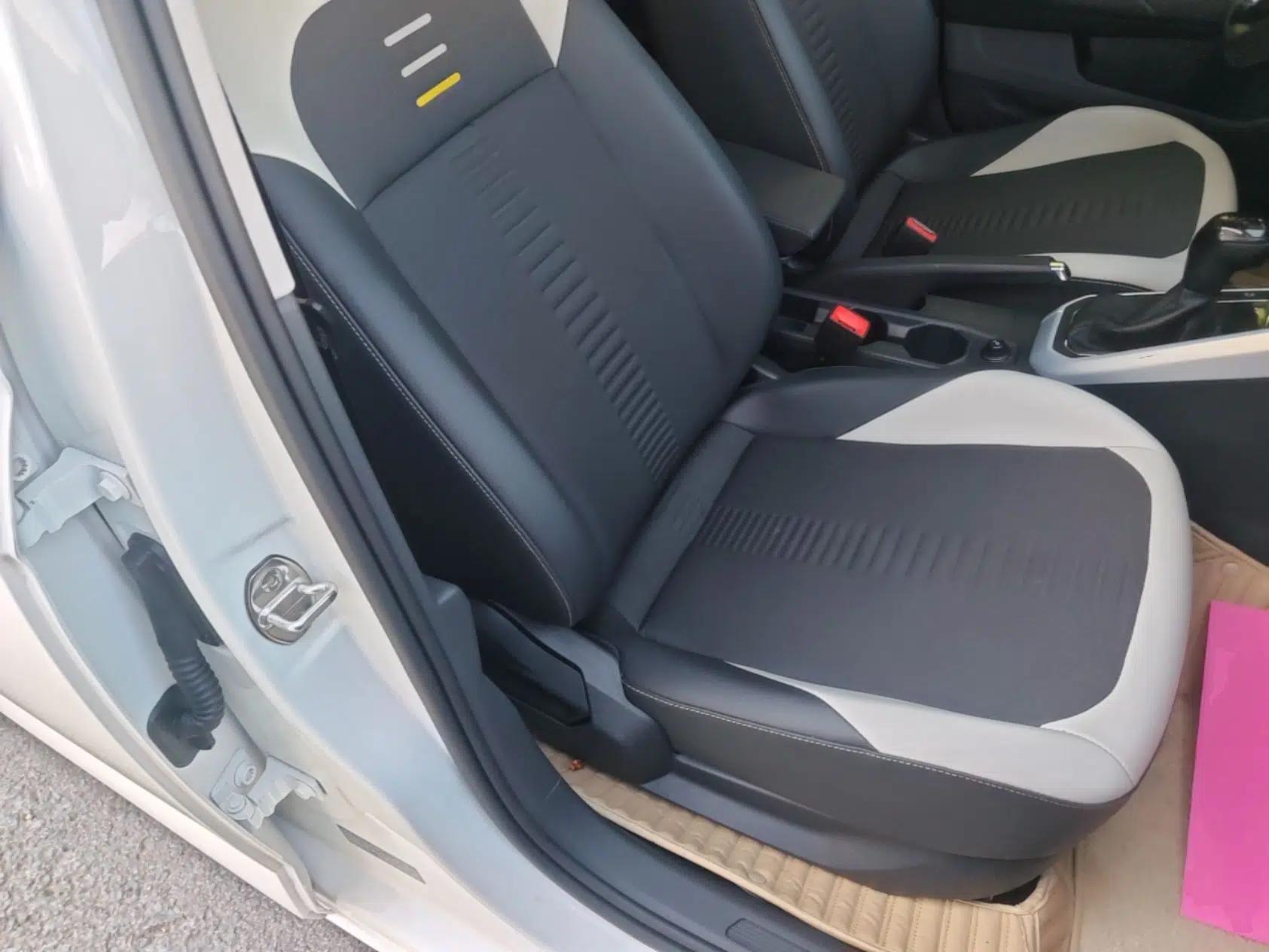 Volkswagen Polo 2019 Plus 1.5L Automatic Colorful Technology Edition — миниатюра 24