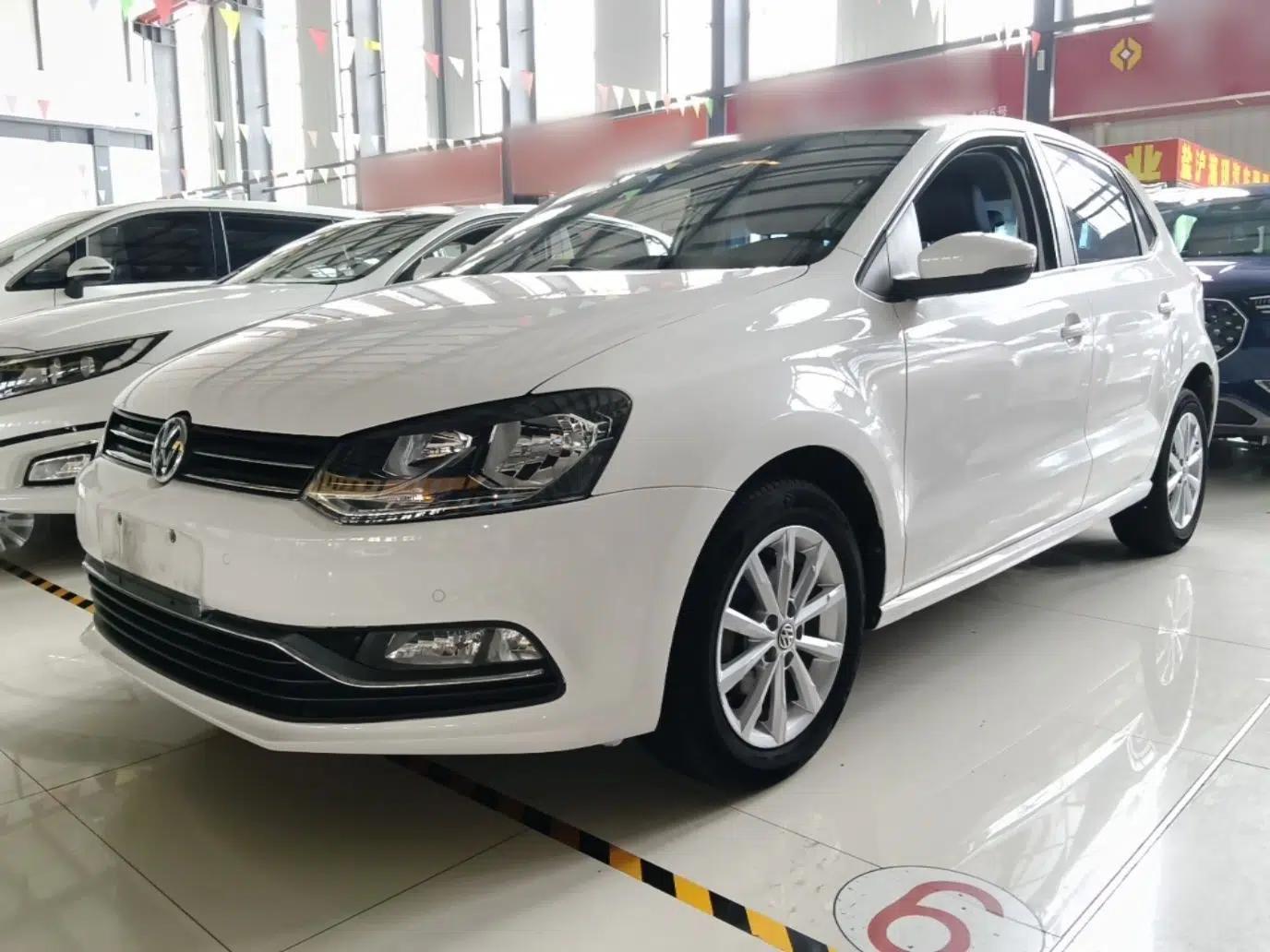 Volkswagen Polo 2016 1.6L Automatic Luxury Model — миниатюра 1