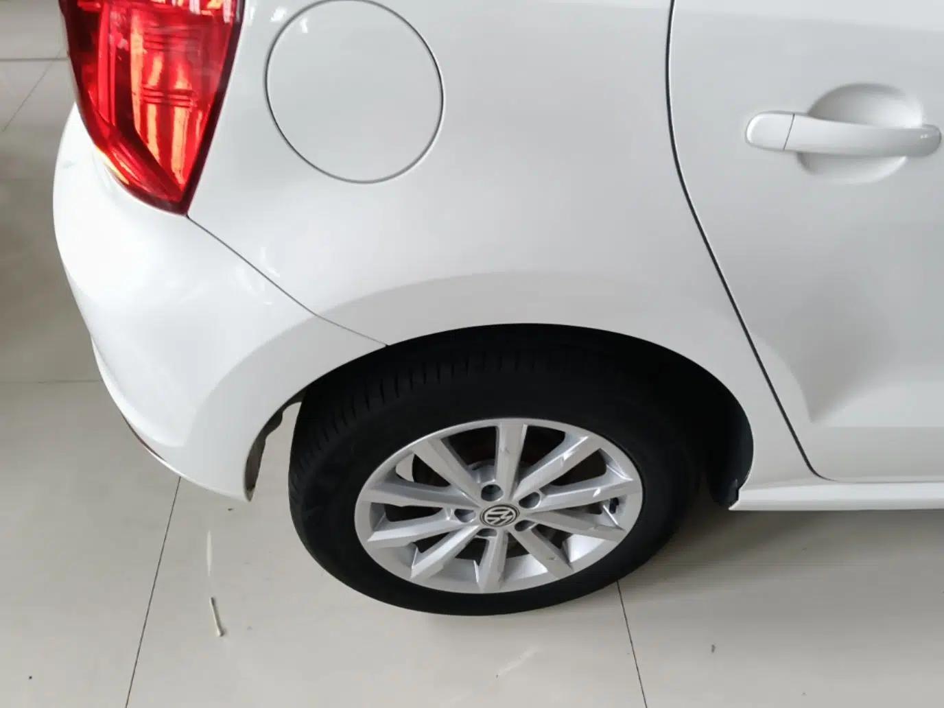 Volkswagen Polo 2016 1.6L Automatic Luxury Model — миниатюра 11