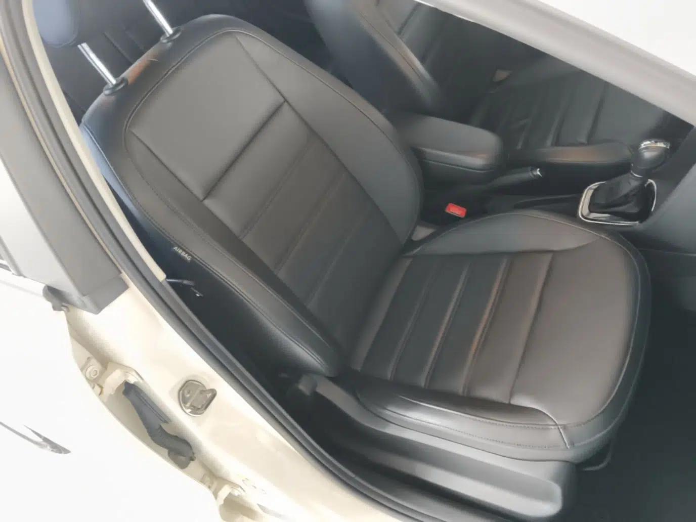 Volkswagen Polo 2016 1.6L Automatic Luxury Model — миниатюра 19