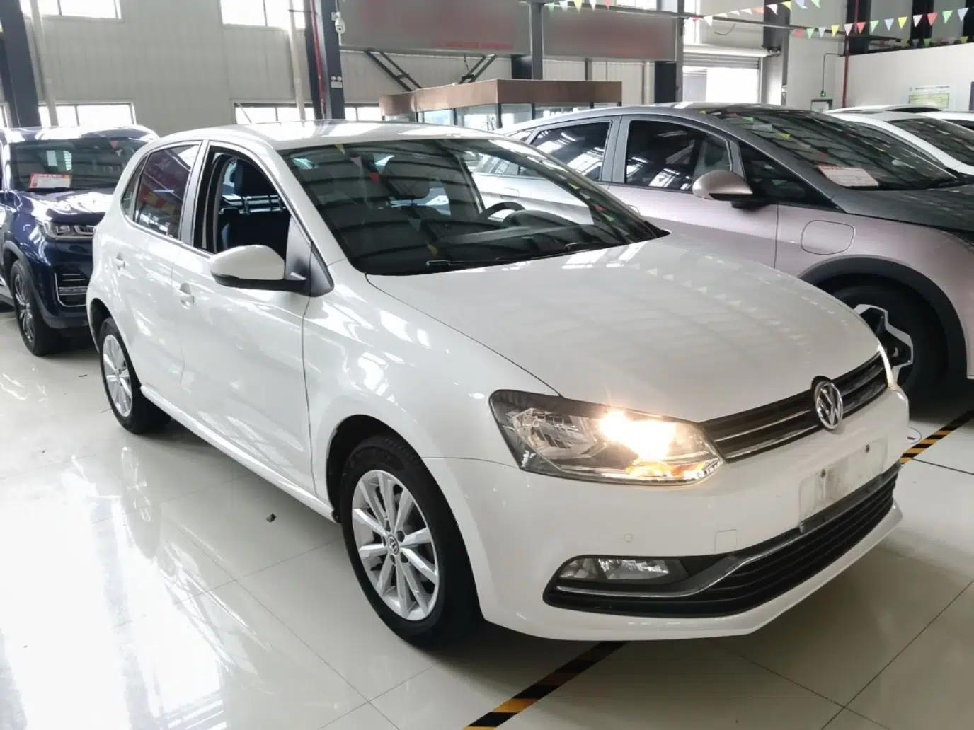 Volkswagen Polo 2016 1.6L Automatic Luxury Model — миниатюра 3