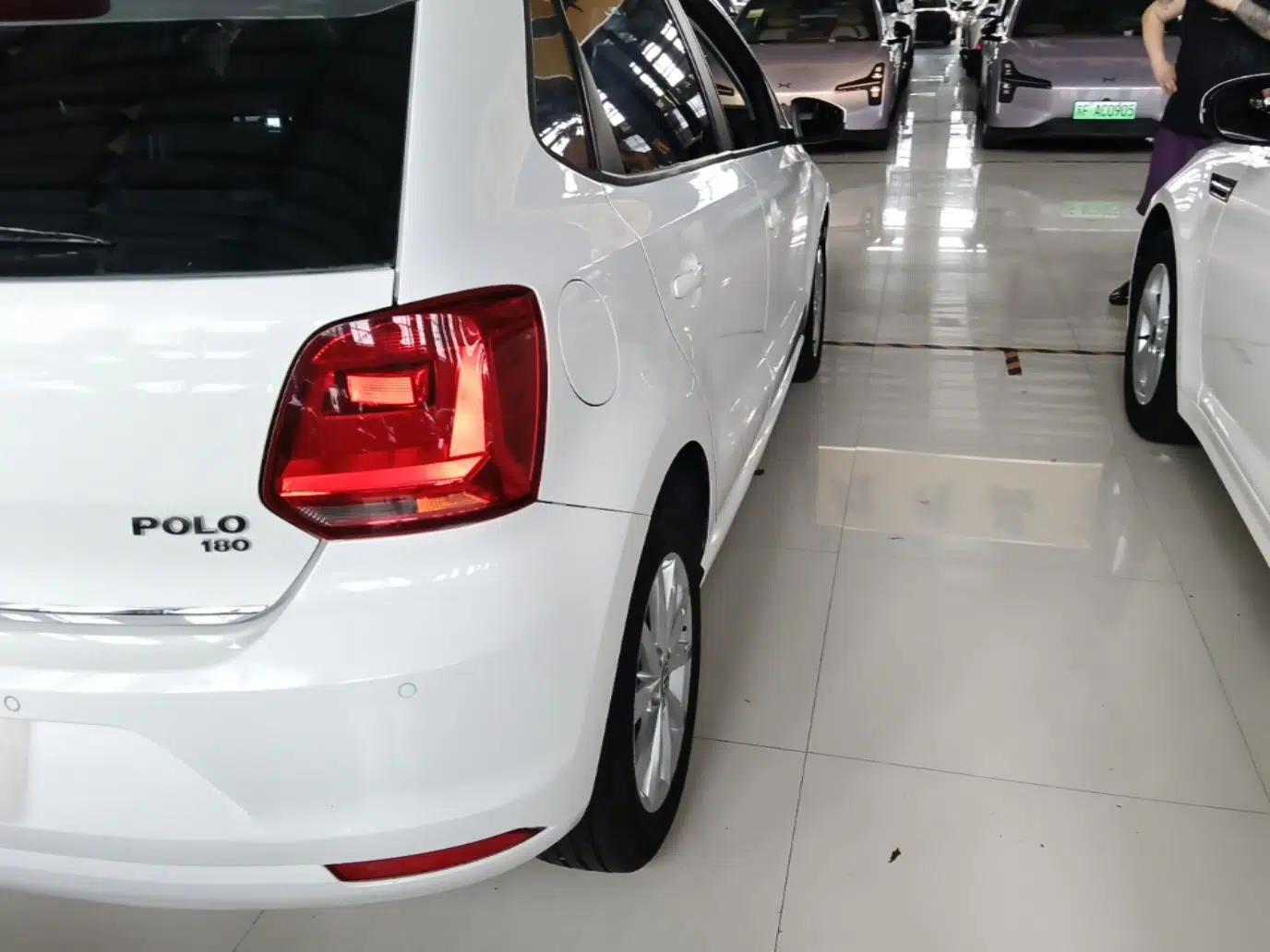 Volkswagen Polo 2016 1.6L Automatic Luxury Model — миниатюра 9
