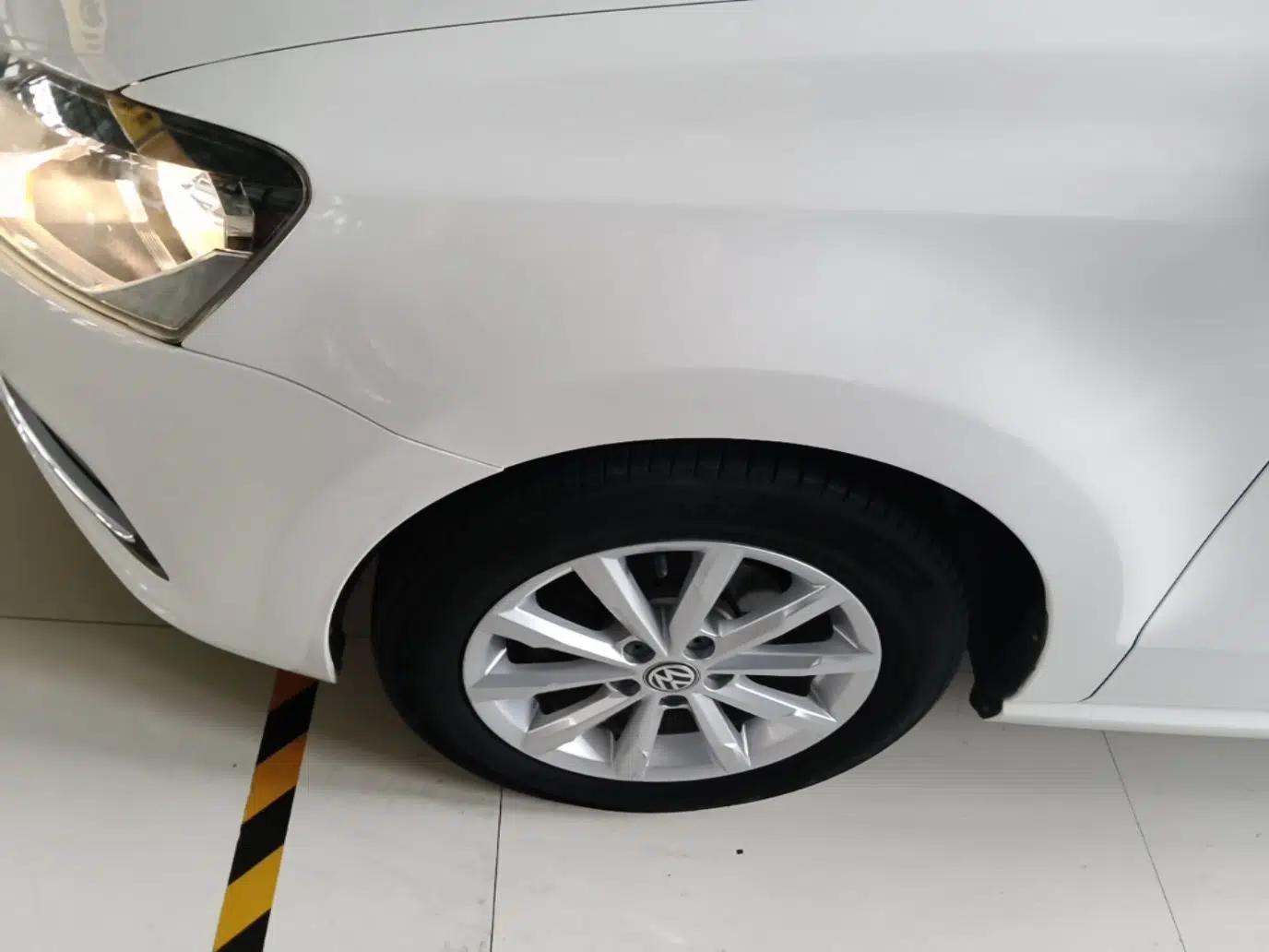 Volkswagen Polo 2016 1.6L Automatic Luxury Model — миниатюра 10