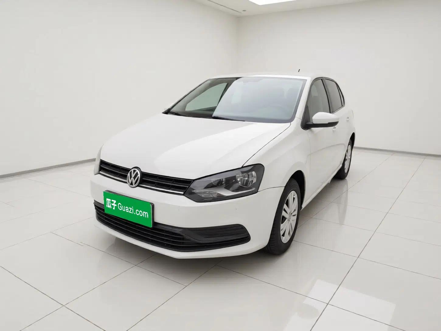 Volkswagen Polo 2016 1.4L Automatic Trendy Model — миниатюра 1