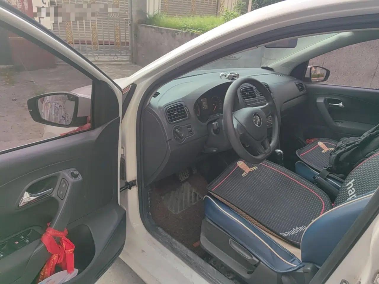 Volkswagen Polo 2016 1.4L Automatic Trendy Model — миниатюра 19