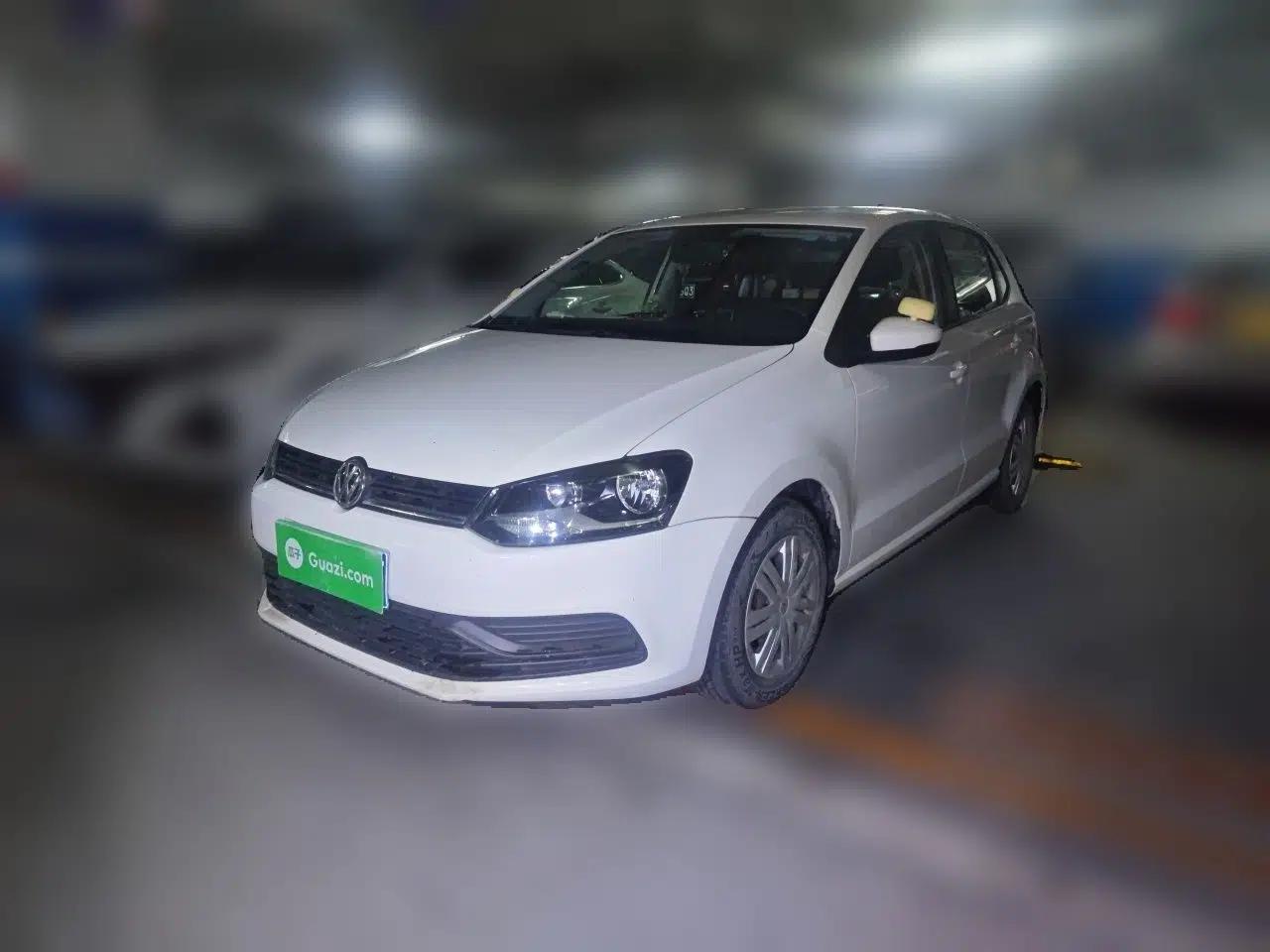 Volkswagen Polo 2016 1.4L Automatic Trendy Model — миниатюра 1