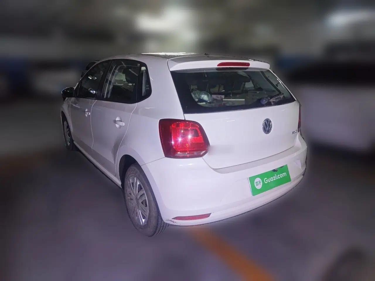 Volkswagen Polo 2016 1.4L Automatic Trendy Model — миниатюра 4