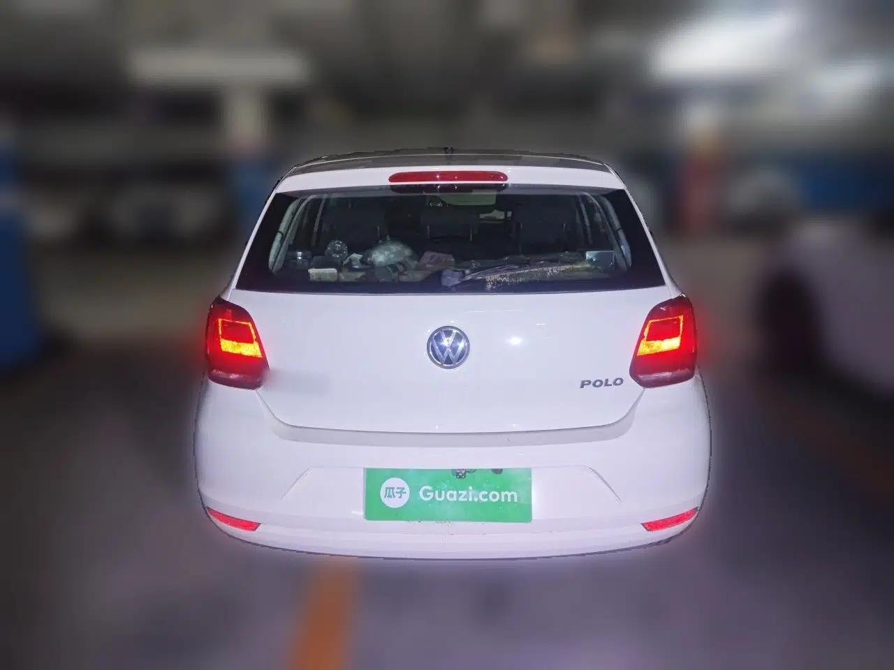 Volkswagen Polo 2016 1.4L Automatic Trendy Model — миниатюра 5