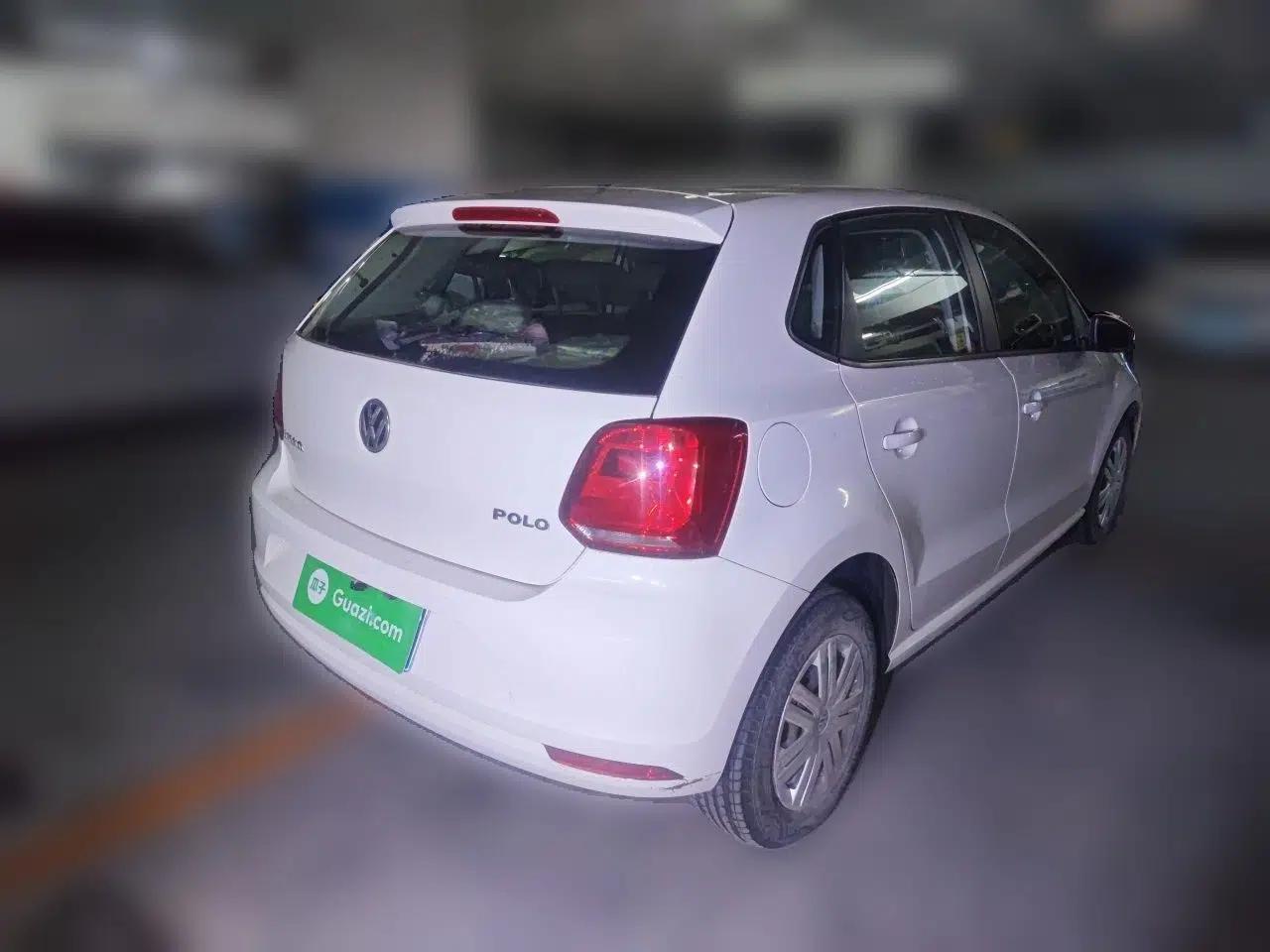 Volkswagen Polo 2016 1.4L Automatic Trendy Model — миниатюра 6