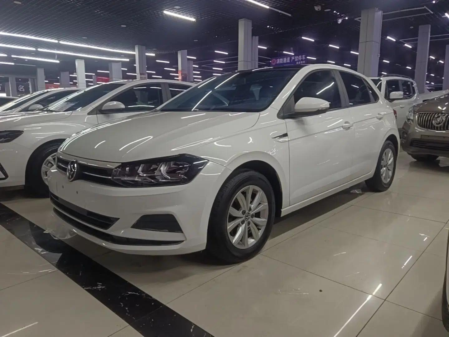 Volkswagen Polo 2021 Plus 1.5L Automatic Colorful Tech Edition — миниатюра 1