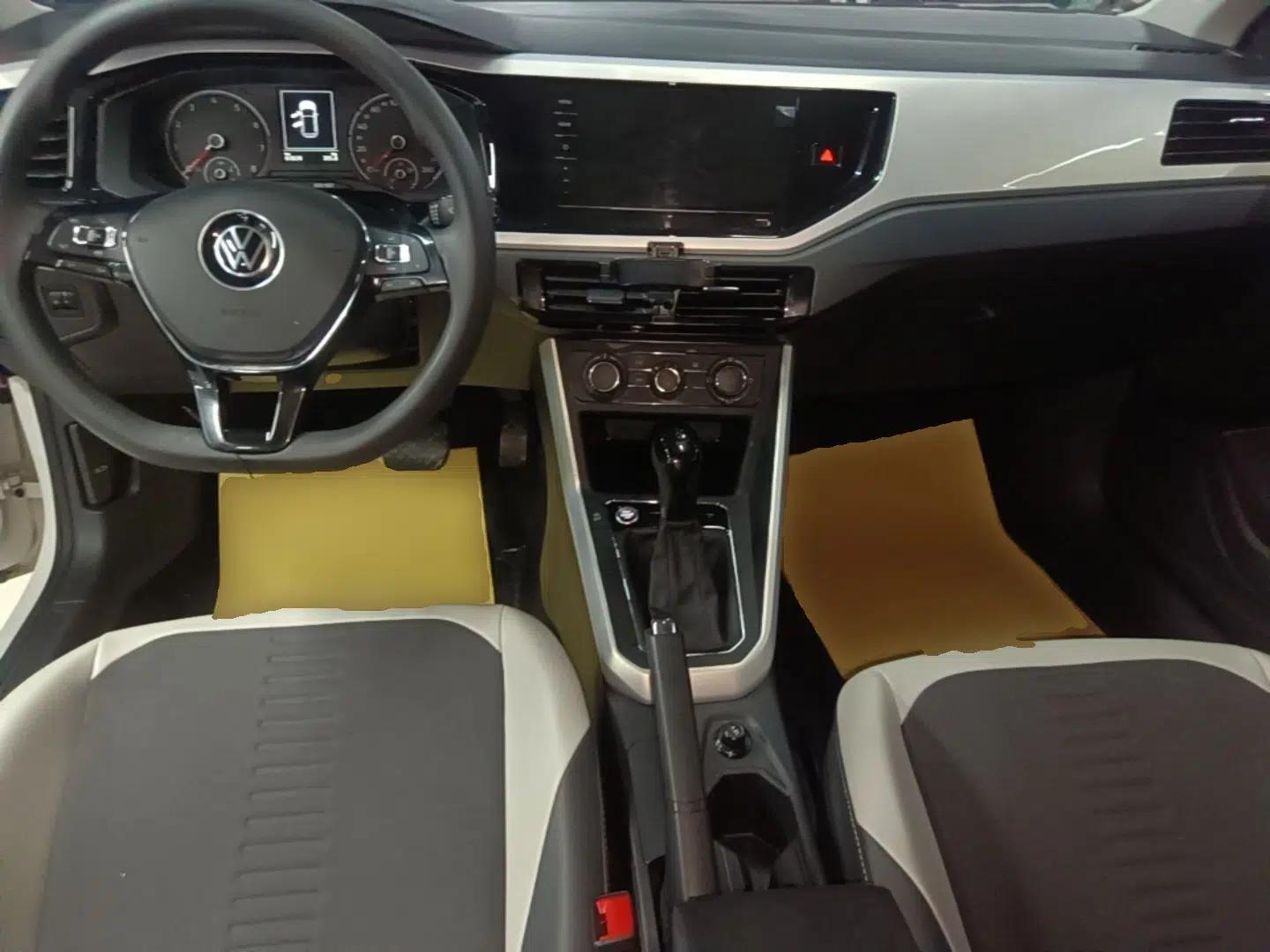 Volkswagen Polo 2021 Plus 1.5L Automatic Colorful Tech Edition — миниатюра 17