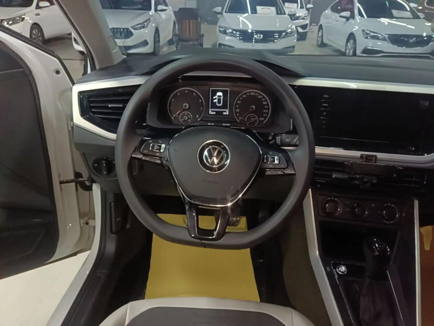 Volkswagen Polo 2021 Plus 1.5L Automatic Colorful Tech Edition — миниатюра 18