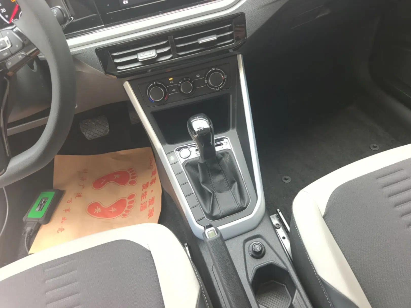 Volkswagen Polo 2021 Plus 1.5L Automatic Colorful Tech Edition — миниатюра 16