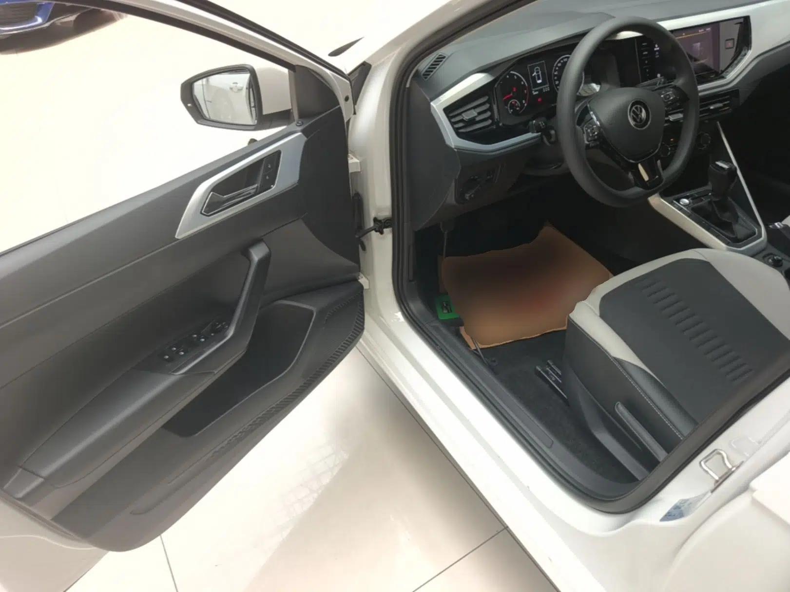 Volkswagen Polo 2021 Plus 1.5L Automatic Colorful Tech Edition — миниатюра 18
