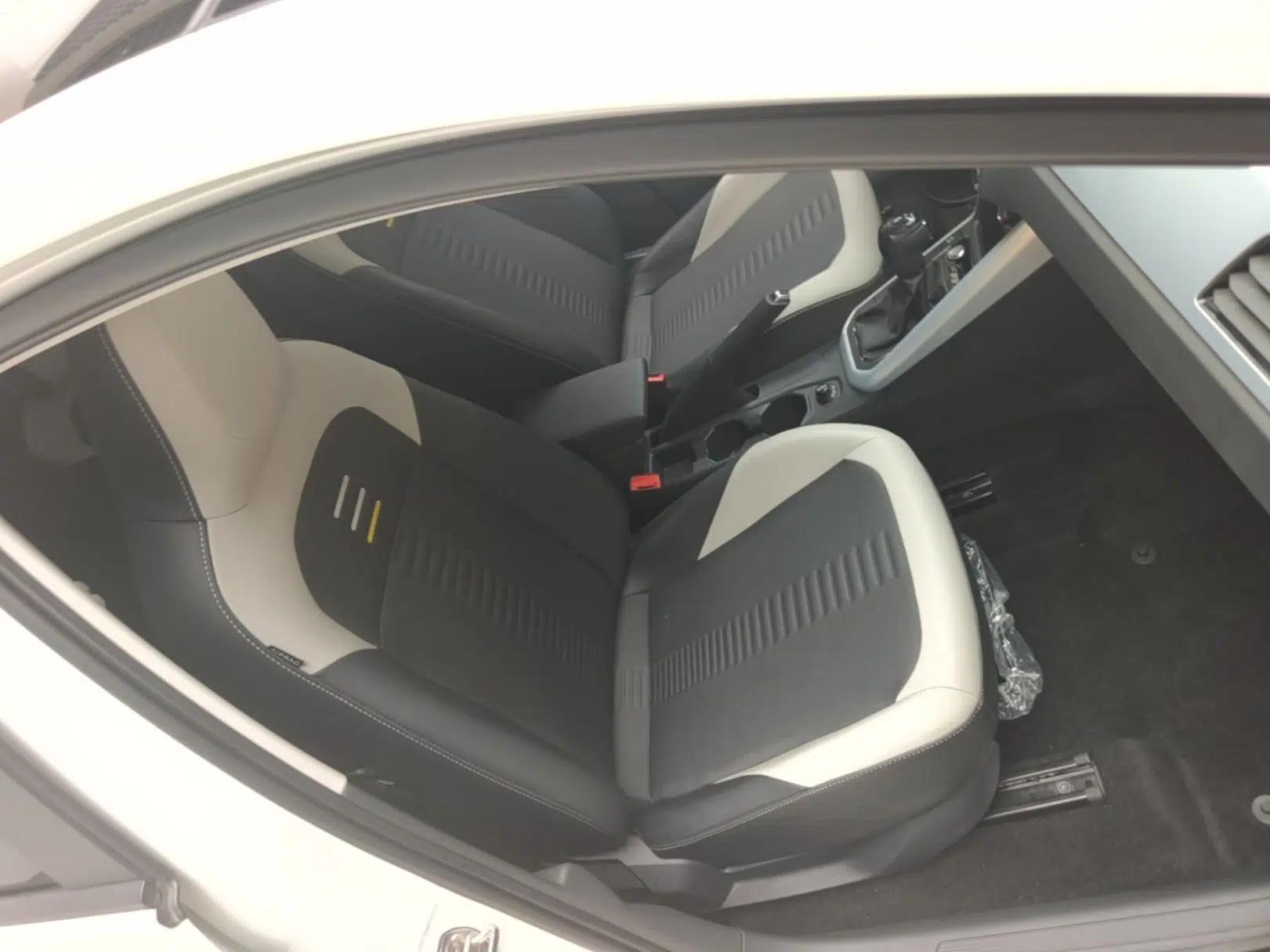Volkswagen Polo 2021 Plus 1.5L Automatic Colorful Tech Edition — миниатюра 19