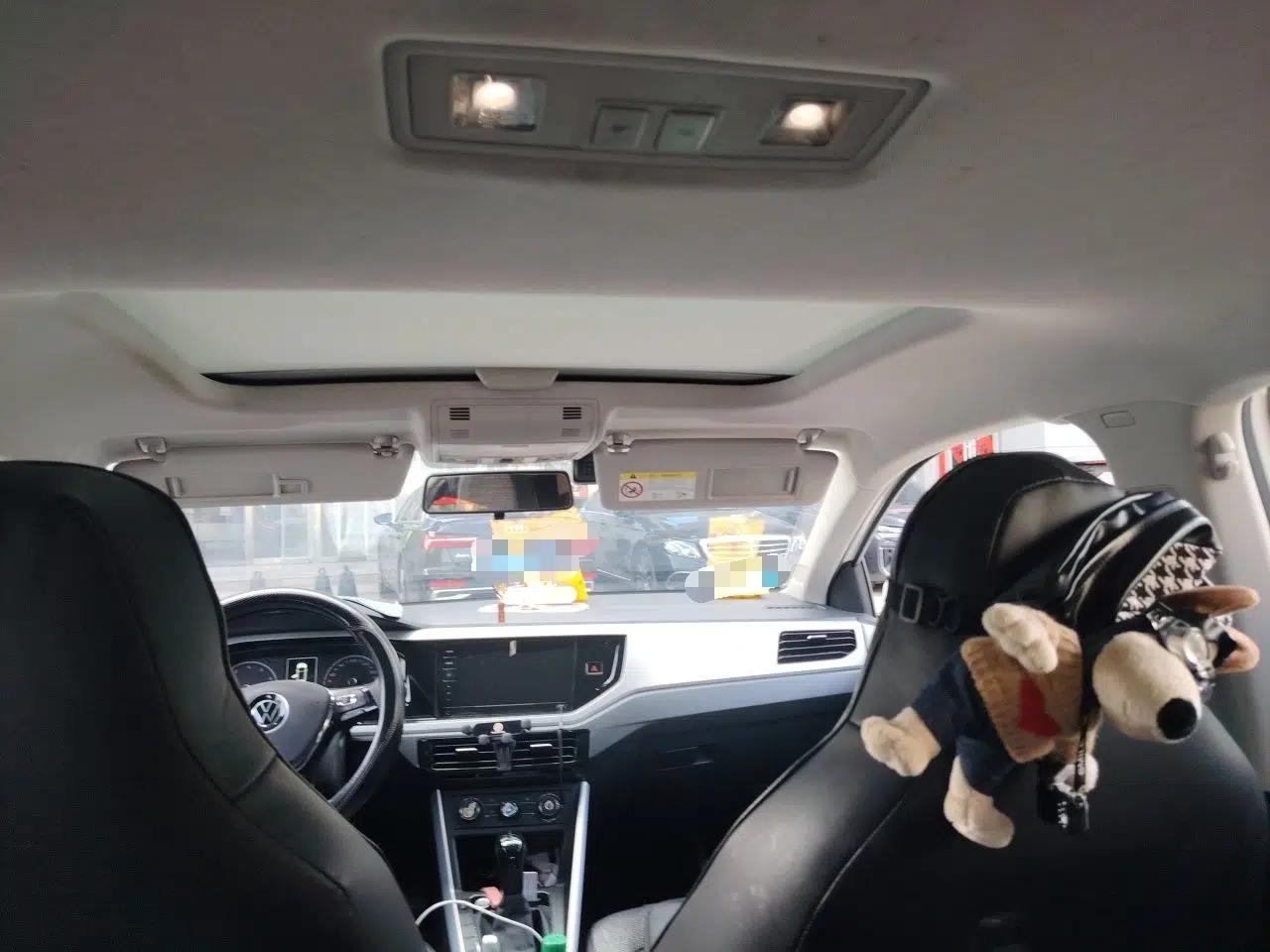 Volkswagen Polo 2019 Plus 1.5L Automatic Colorful Technology Edition — миниатюра 15