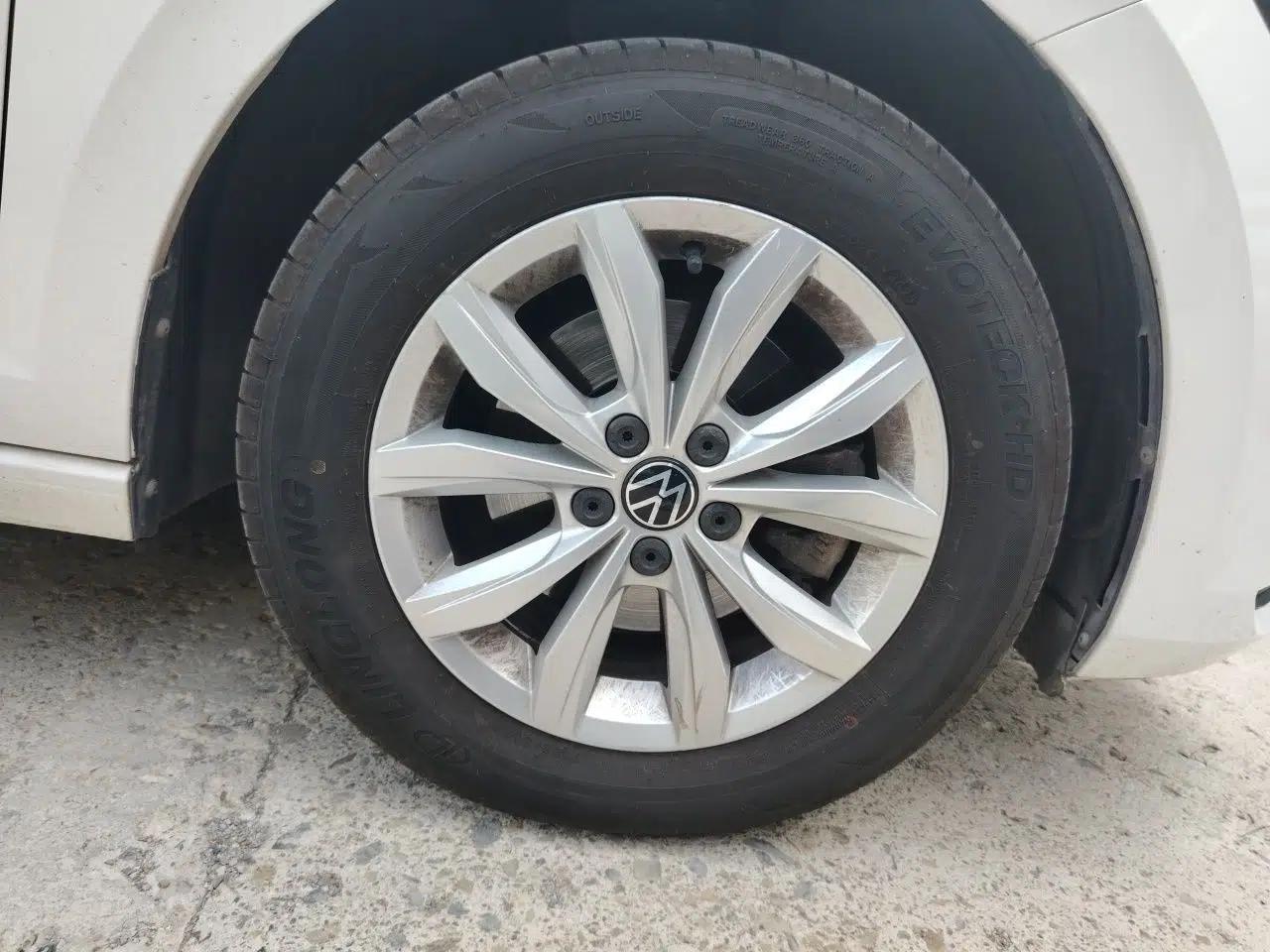Volkswagen Polo 2019 Plus 1.5L Automatic Colorful Technology Edition — миниатюра 5