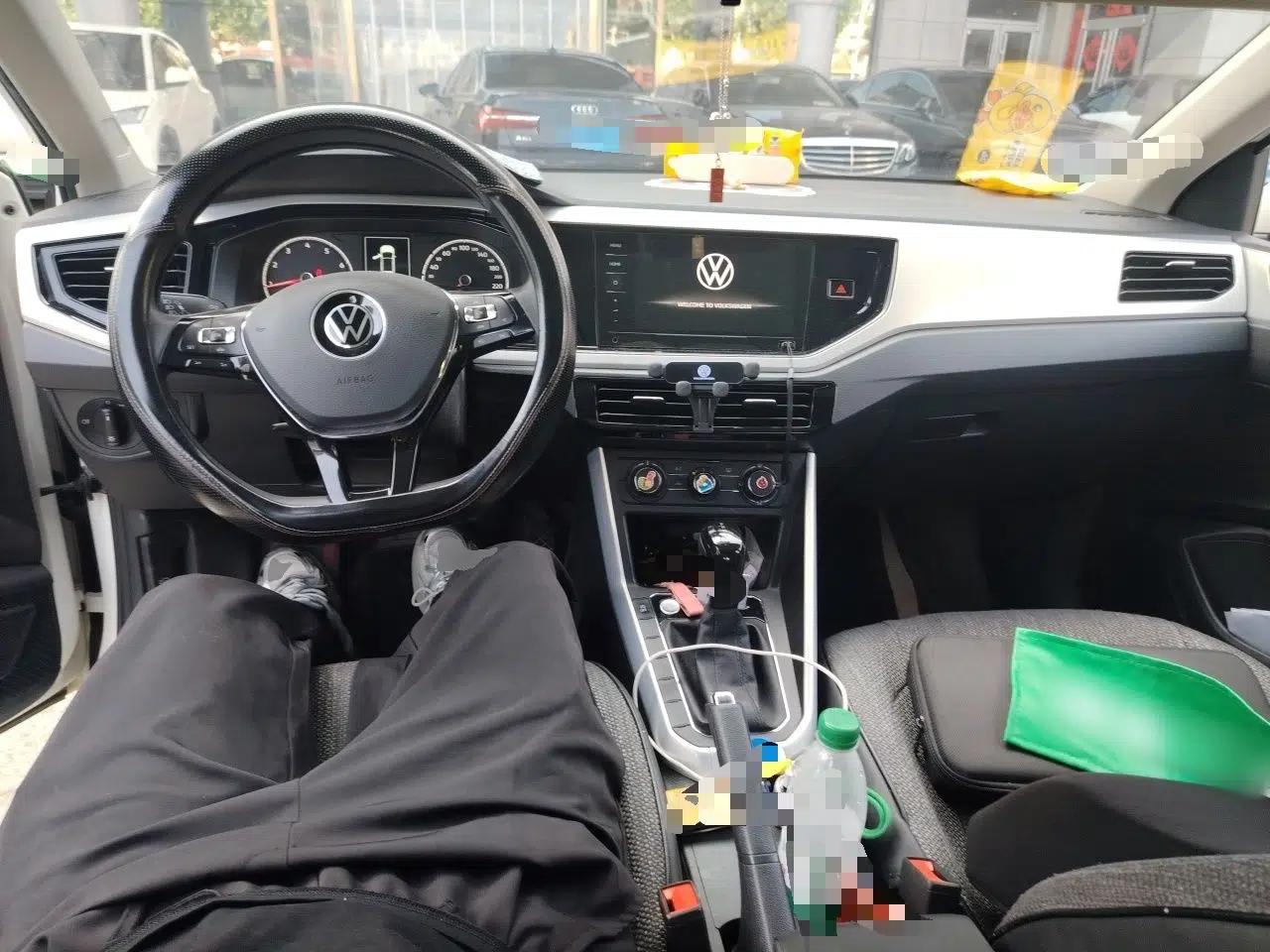 Volkswagen Polo 2019 Plus 1.5L Automatic Colorful Technology Edition — миниатюра 6
