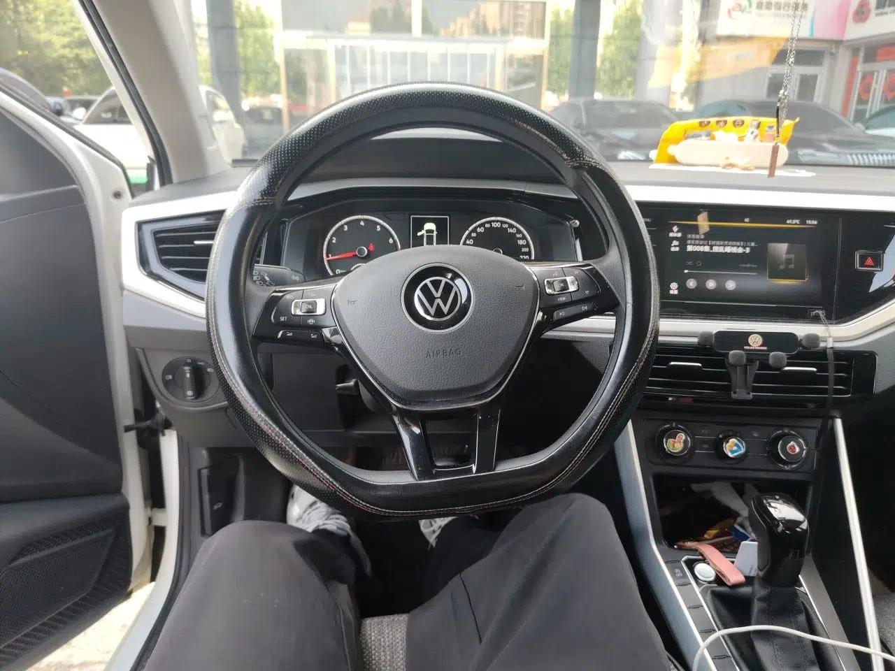 Volkswagen Polo 2019 Plus 1.5L Automatic Colorful Technology Edition — миниатюра 7