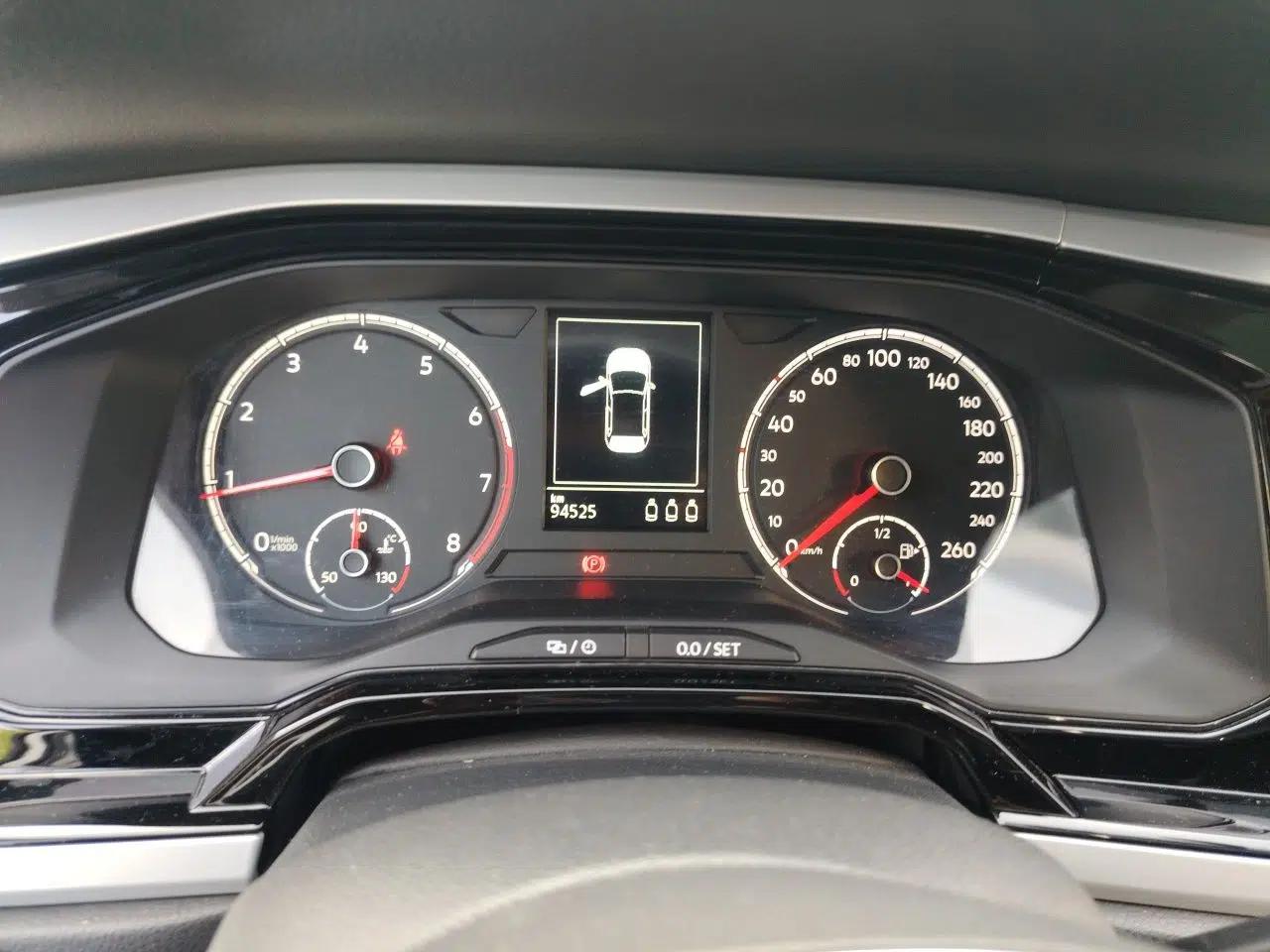 Volkswagen Polo 2019 Plus 1.5L Automatic Colorful Technology Edition — миниатюра 8