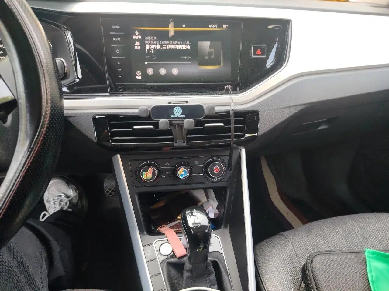 Volkswagen Polo 2019 Plus 1.5L Automatic Colorful Technology Edition — миниатюра 10