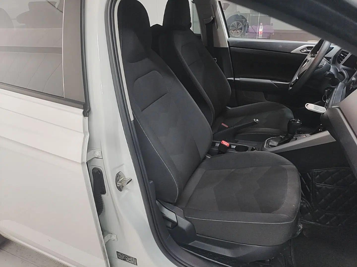 Volkswagen Polo 2023 Plus 1.5L Automatic Enjoy-the-Moment Edition — миниатюра 19