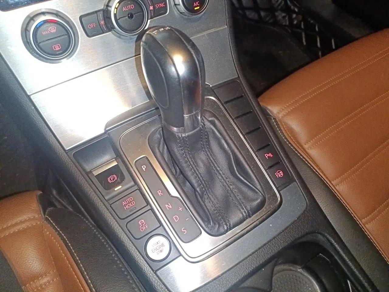 Volkswagen FAW-Volkswagen CC 2015 1.8TSI Luxury Model — миниатюра 14