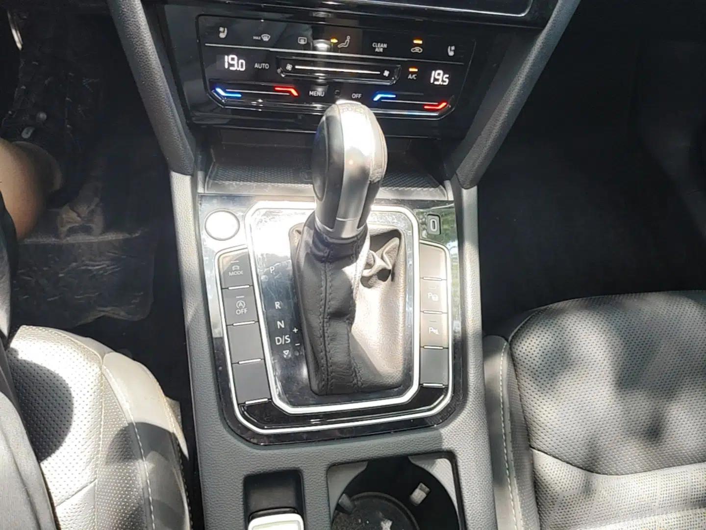 Volkswagen FAW-Volkswagen CC 2021 380TSI Striking Edition — миниатюра 16