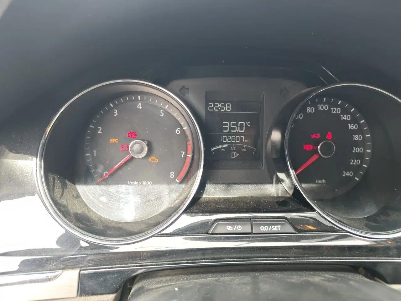 Volkswagen Bora 2014 1.6L Manual Comfort Model — миниатюра 12