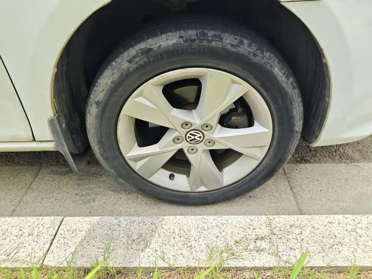 Volkswagen Bora 2014 1.6L Manual Comfort Model — миниатюра 8