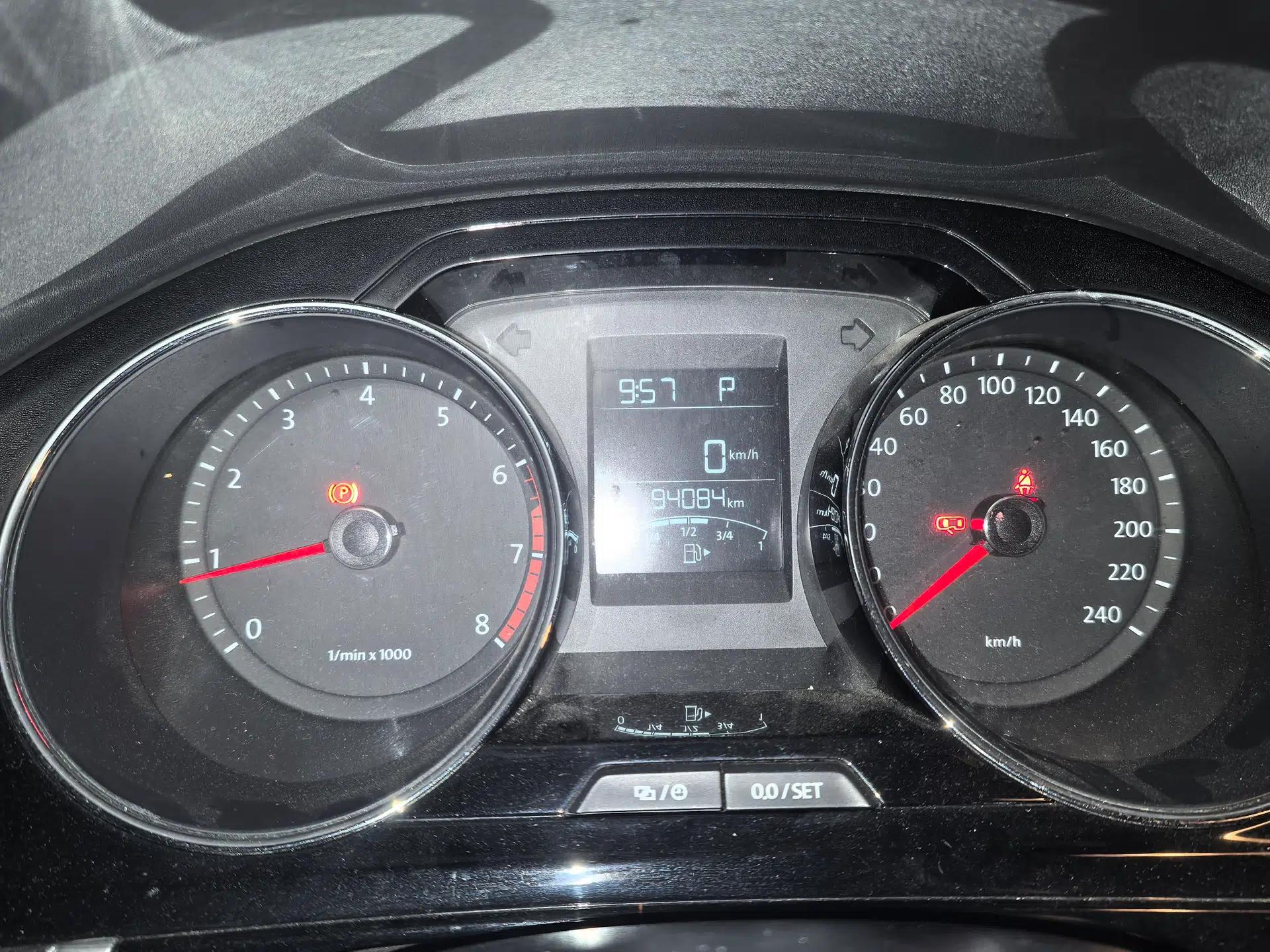 Volkswagen Bora 2014 1.6L Automatic Comfort Model — миниатюра 8