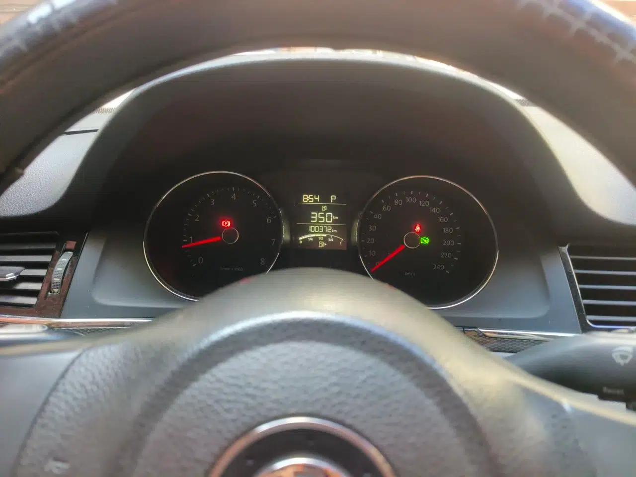 Volkswagen Bora 2013 1.6L Automatic Fashion Model — миниатюра 11