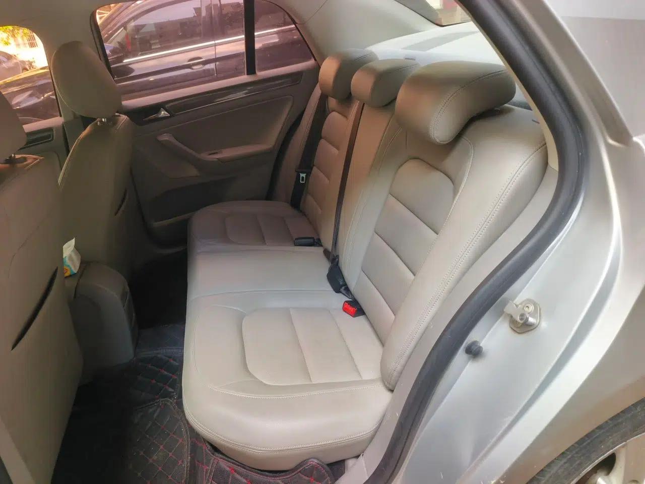 Volkswagen Bora 2013 1.6L Automatic Fashion Model — миниатюра 17
